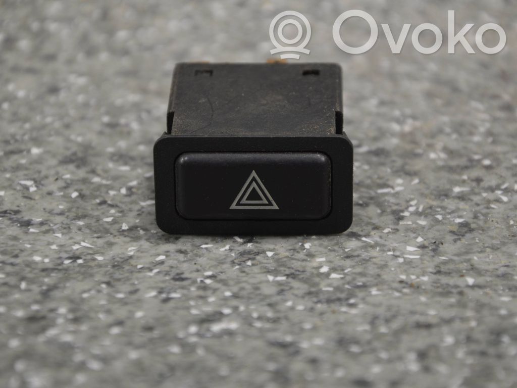 Botón interruptor de luz de peligro   SAEQC80