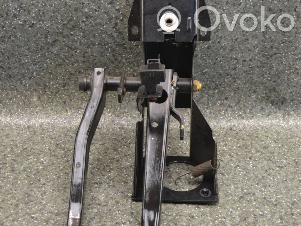 Pedal assembly   11086344,61311378209