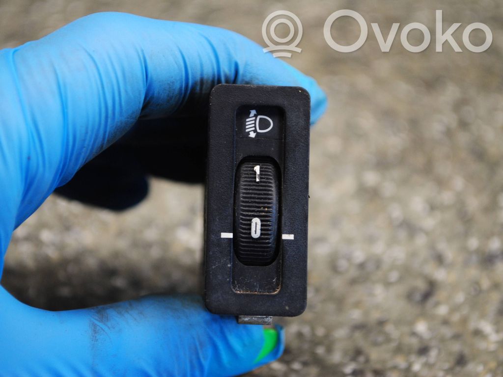 Headlight level height control switch   61311391799