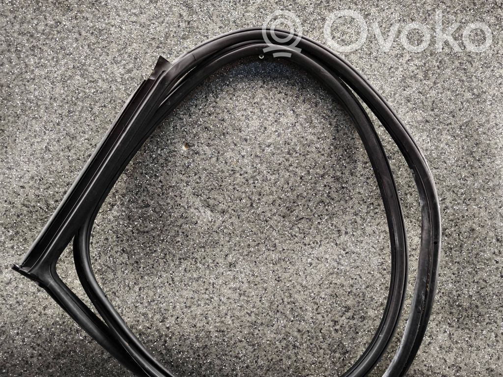 Etuoven kumitiiviste   7164947