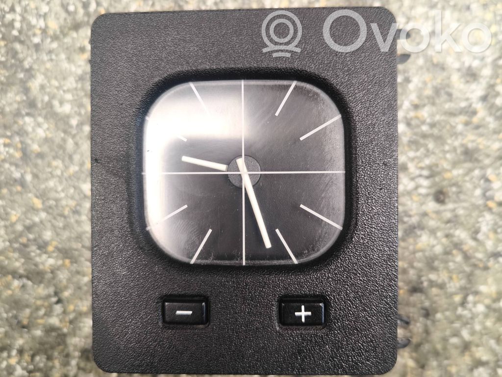 Uhr   1376903,303193158K