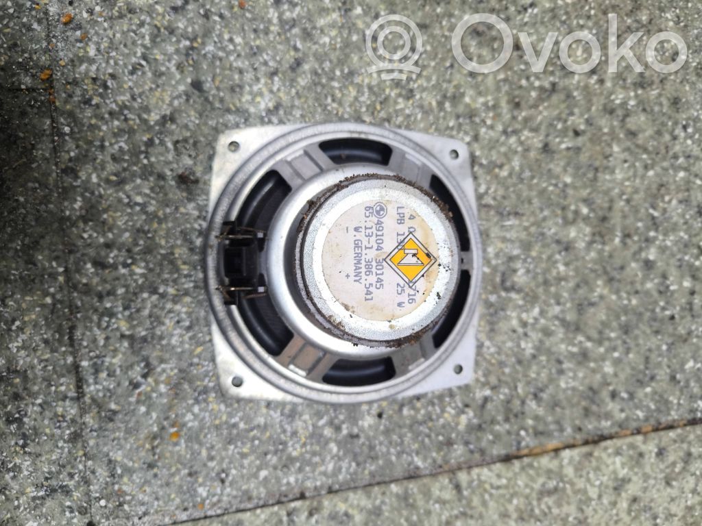 BMW 5 E34 Front door speaker 