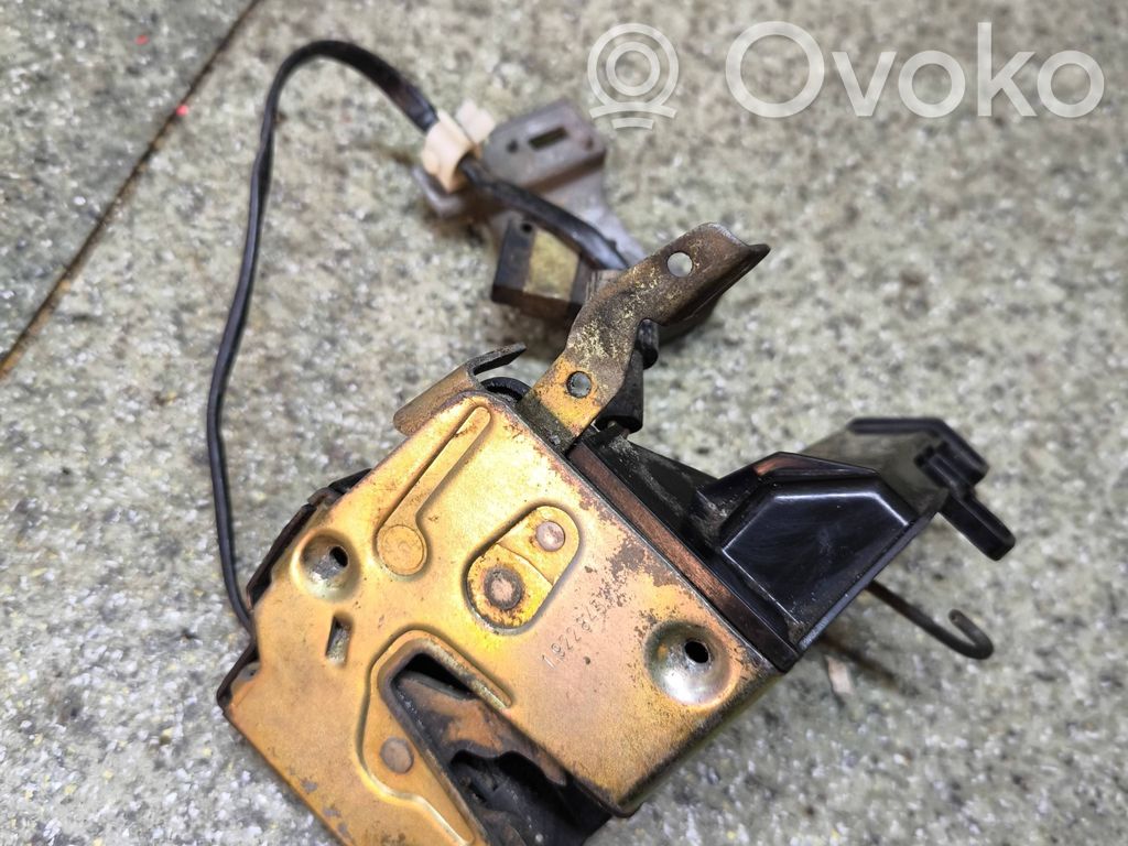 BMW 3 E30 Zamek drzwi przednich 