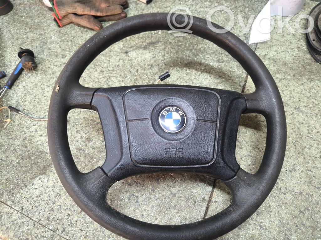 Steering wheel   1162111