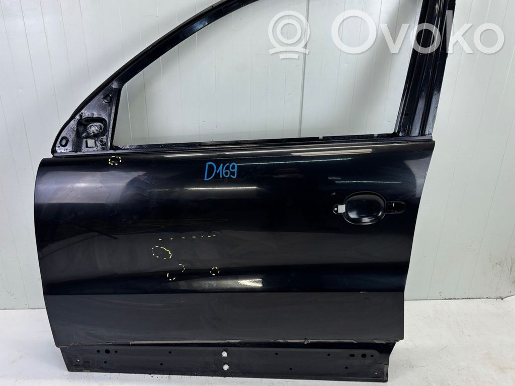 Volkswagen Tiguan Front door 