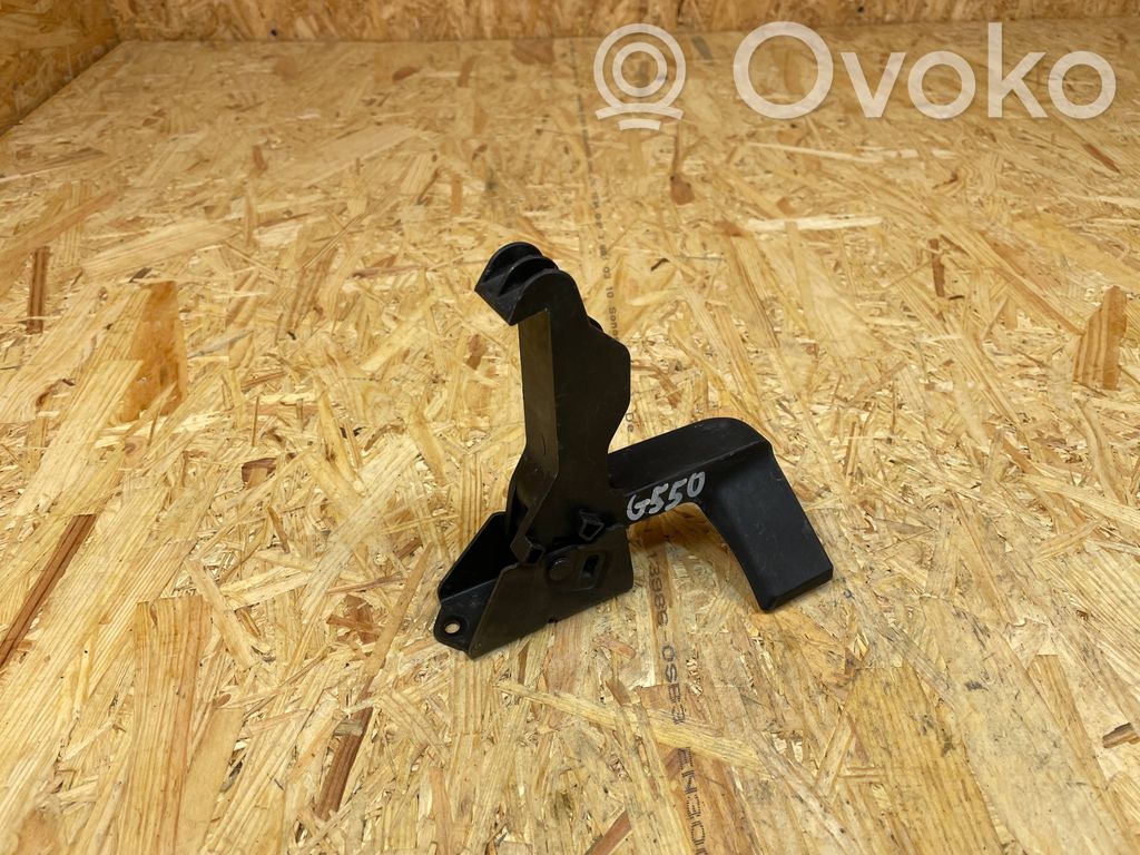 Engine bonnet (hood) release handle   9808405680