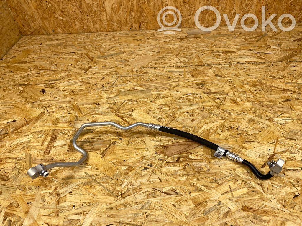 BMW X1 F48 F49 Ilmastointilaitteen putki (A/C) 