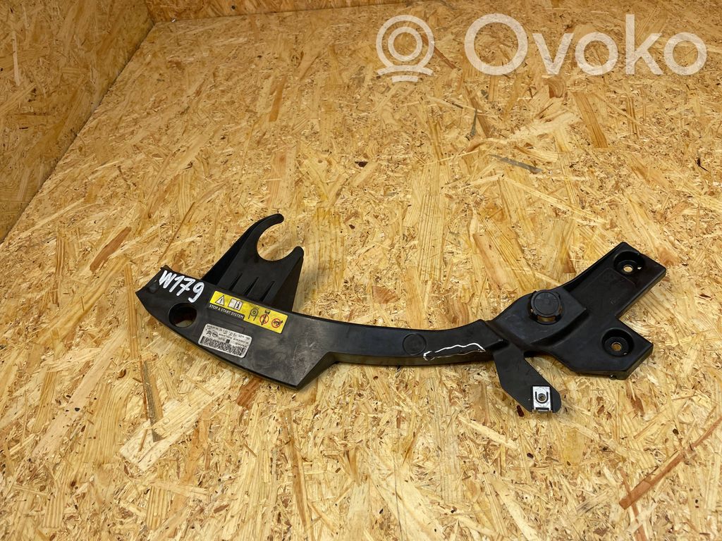 Opel Vivaro Support phare frontale 