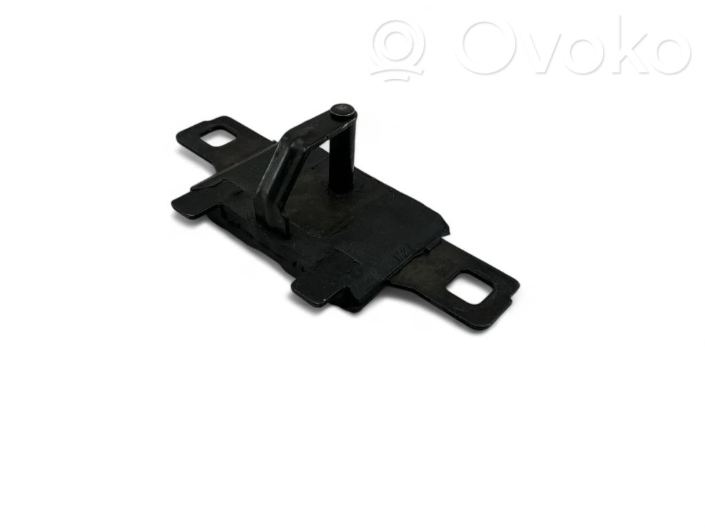 Loading door lock loop/hook striker   8W9827507A