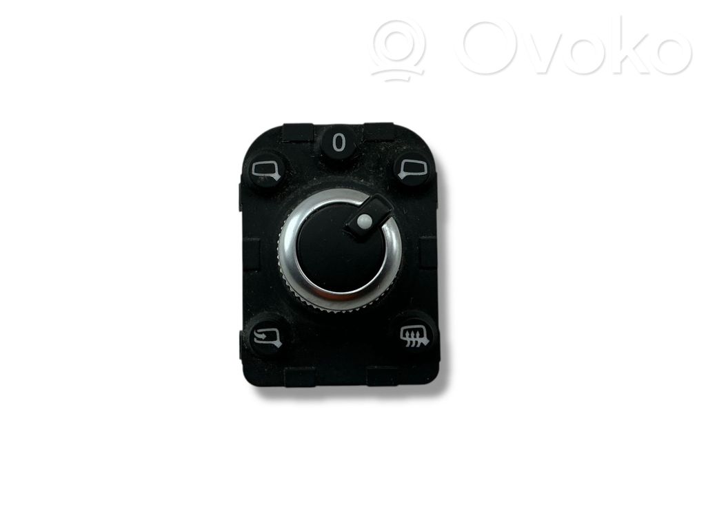 Audi Q2 - Wing mirror switch 