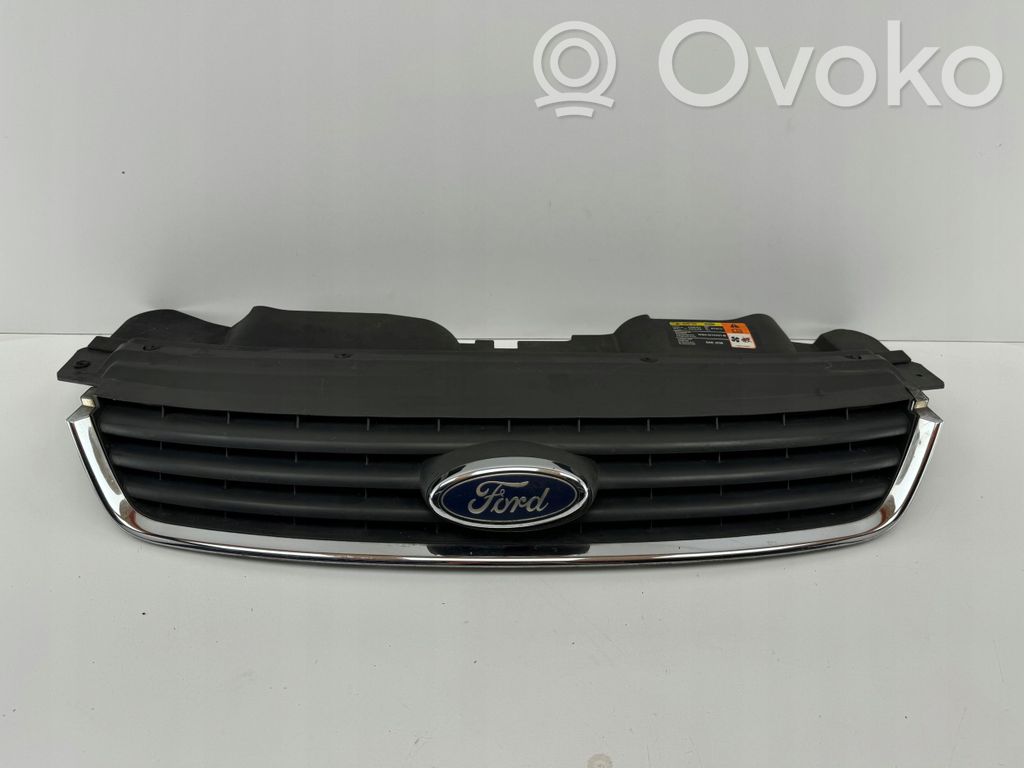 Ford Kuga II Front bumper upper radiator grill 
