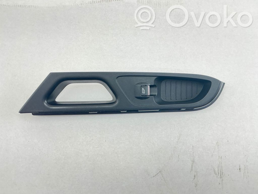 Obudowa klamki wewnętrznej drzwi przednich   AV11R249A41BCW,GJ4PA,3700014