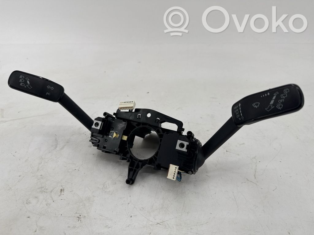 Volkswagen Golf VII Interruptor/palanca de limpiador de luz de giro 