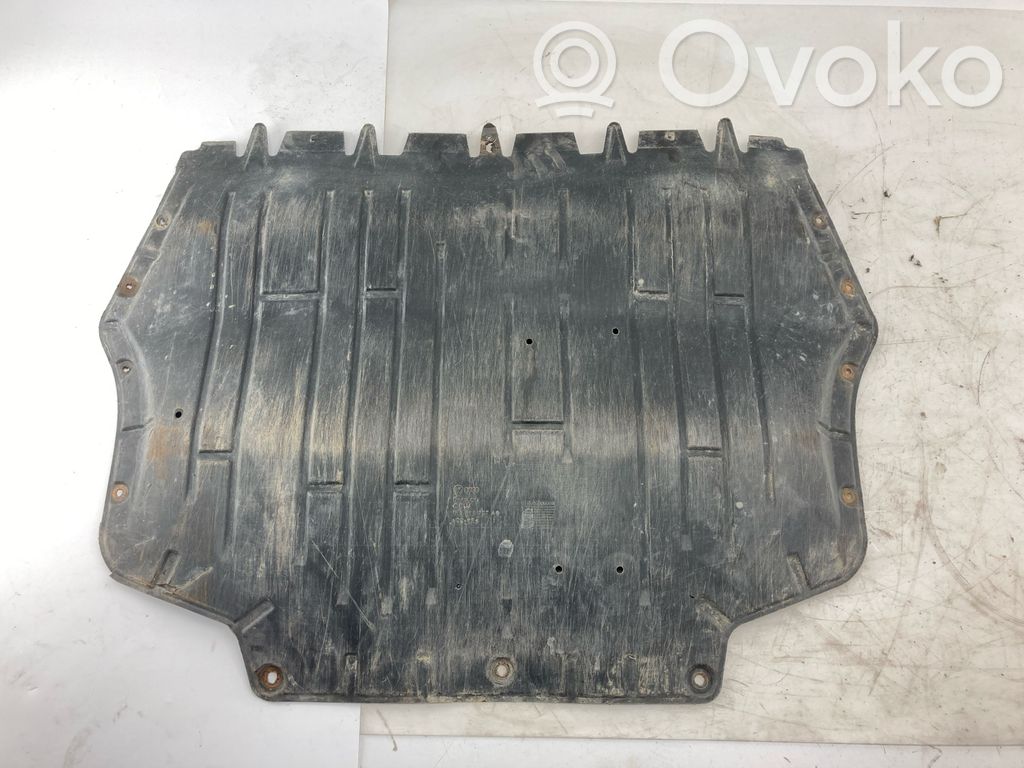 Volkswagen Golf VI Engine splash shield/under tray 