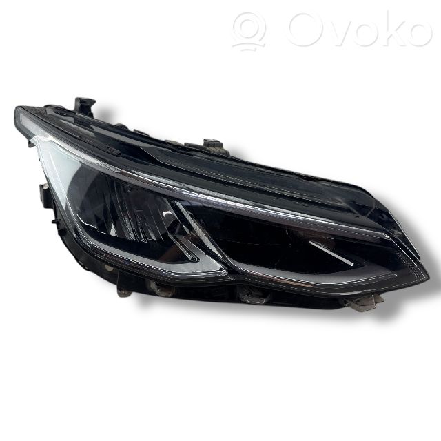 Volkswagen Golf VIII Lampa przednia 