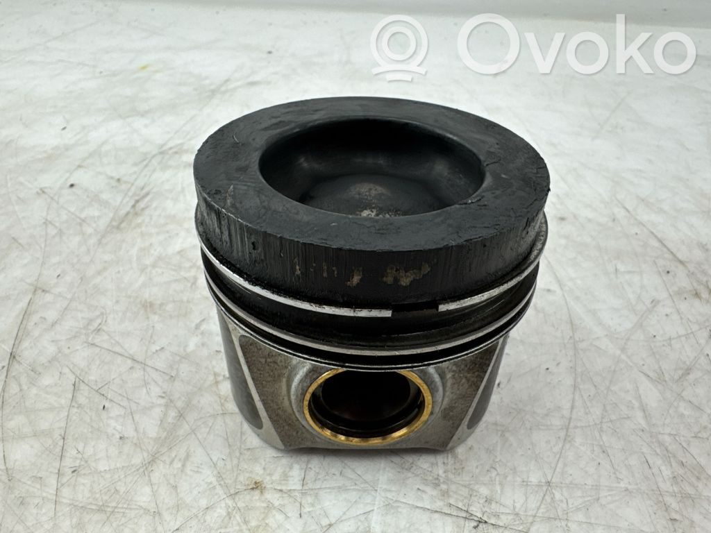 Volkswagen Golf VII Piston 