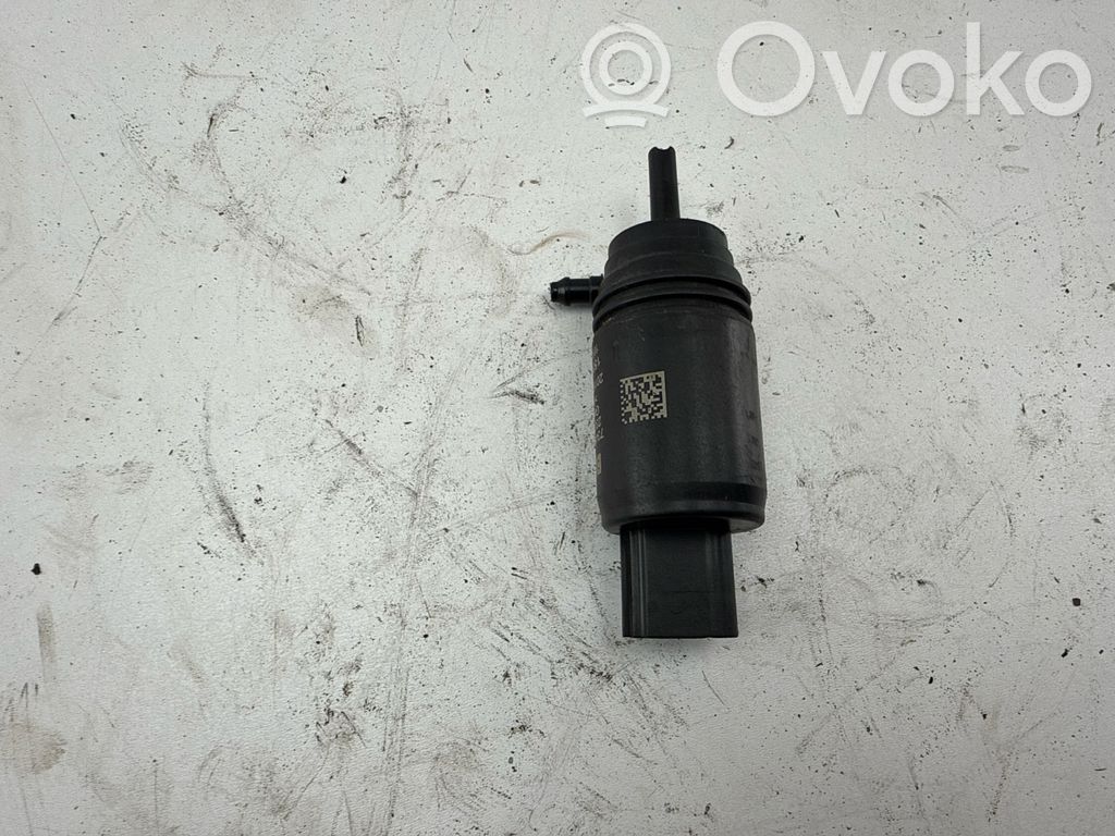 BMW 1 F20 F21 Windscreen/windshield washer pump 
