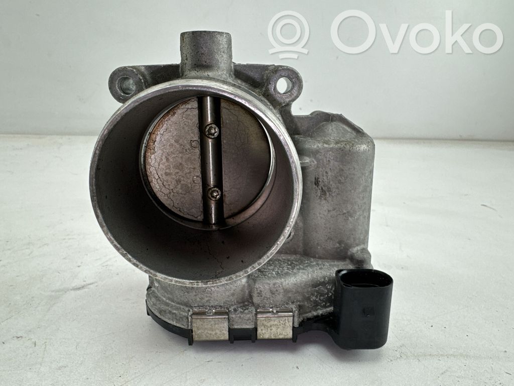 Audi A4 S4 B9 Droselinė sklendė 