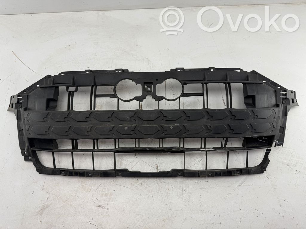 Audi A8 S8 D5 Etupuskurin ylempi jäähdytinsäleikkö 