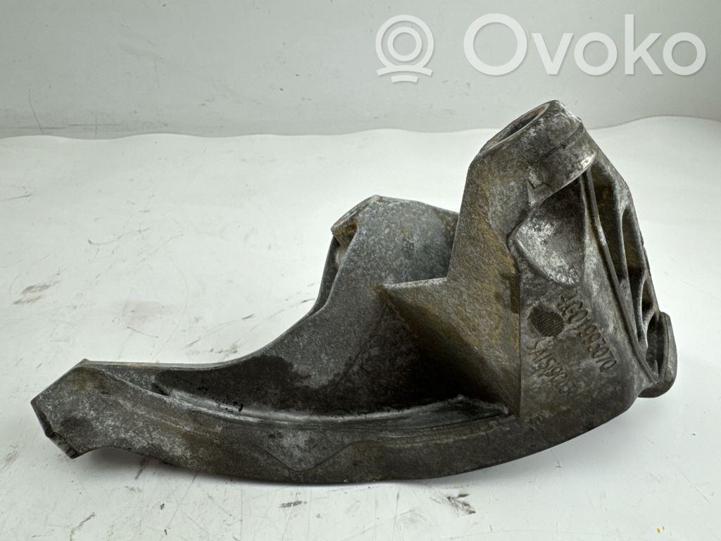 Audi A6 C7 Engine mounting bracket 