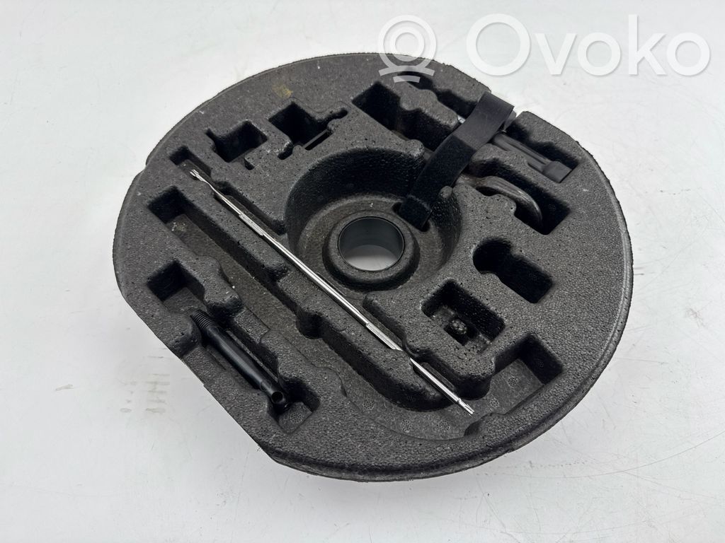 Audi A3 S3 8V Tool set 