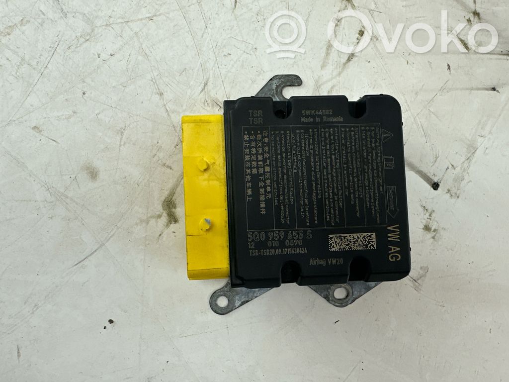 Volkswagen Golf VII Airbag control unit/module 