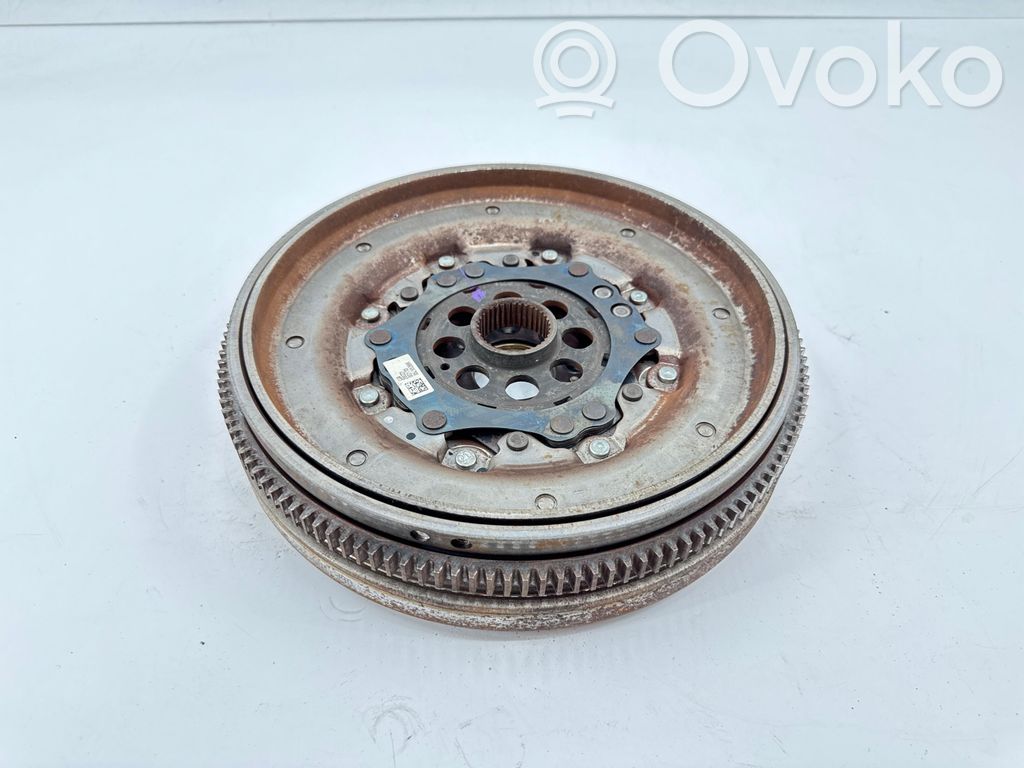 Volkswagen Golf VIII Dual mass flywheel 