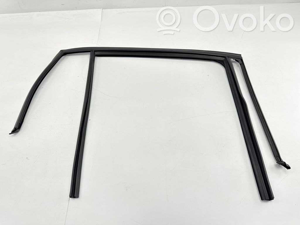 BMW 3 F30 F35 F31 Gumowa uszczelka drzwi tylnych 