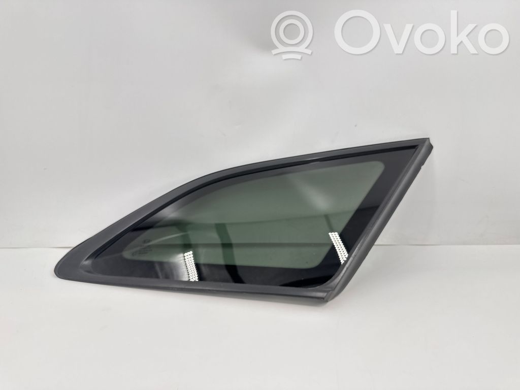 KIA Ceed Vidrio lateral trasero 
