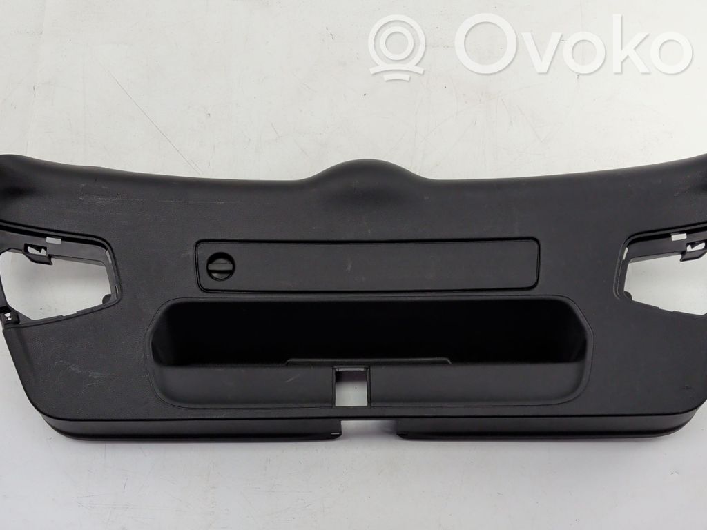 Audi A3 S3 8V Tailgate trim 