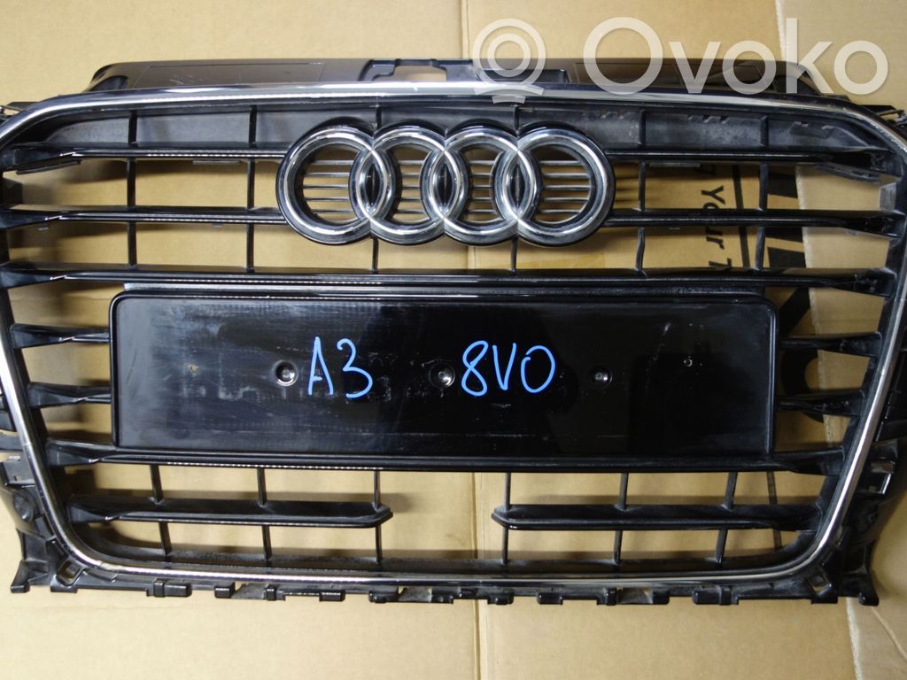 Audi A3 S3 8V Maskownica / Grill / Atrapa górna chłodnicy 
