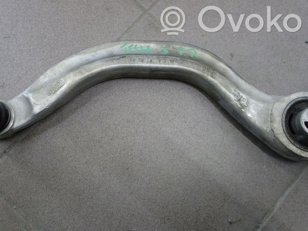 Front control arm   104435900A