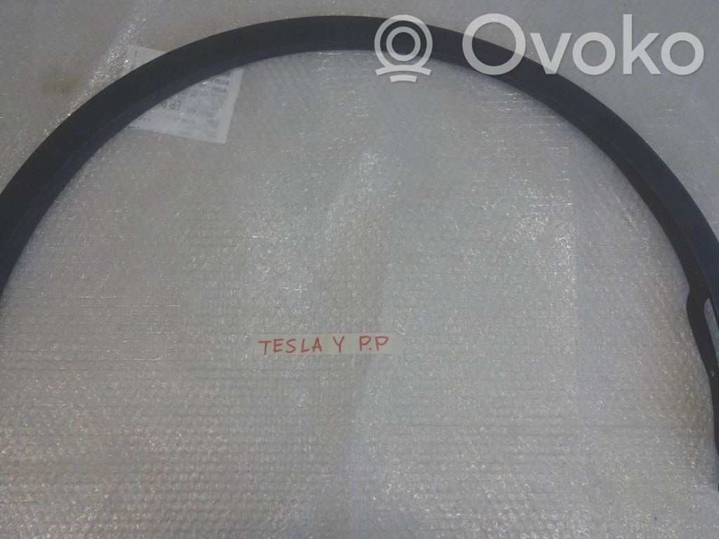 Tesla Model Y Front arch trim 