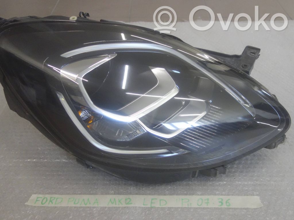 Ford Puma Headlight/headlamp 