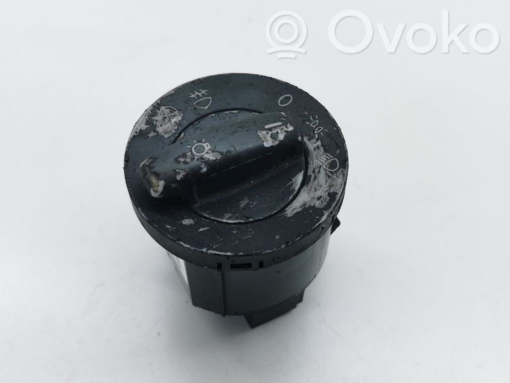 Volkswagen Touran I Light switch 