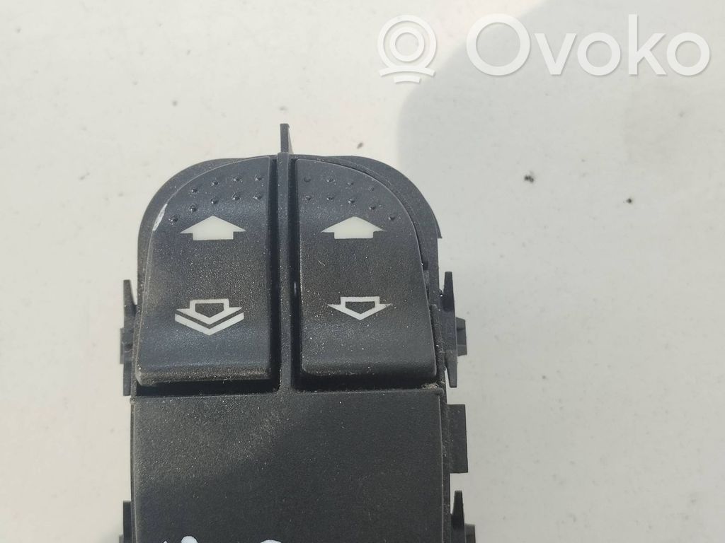 Ford Focus Electric window control switch 