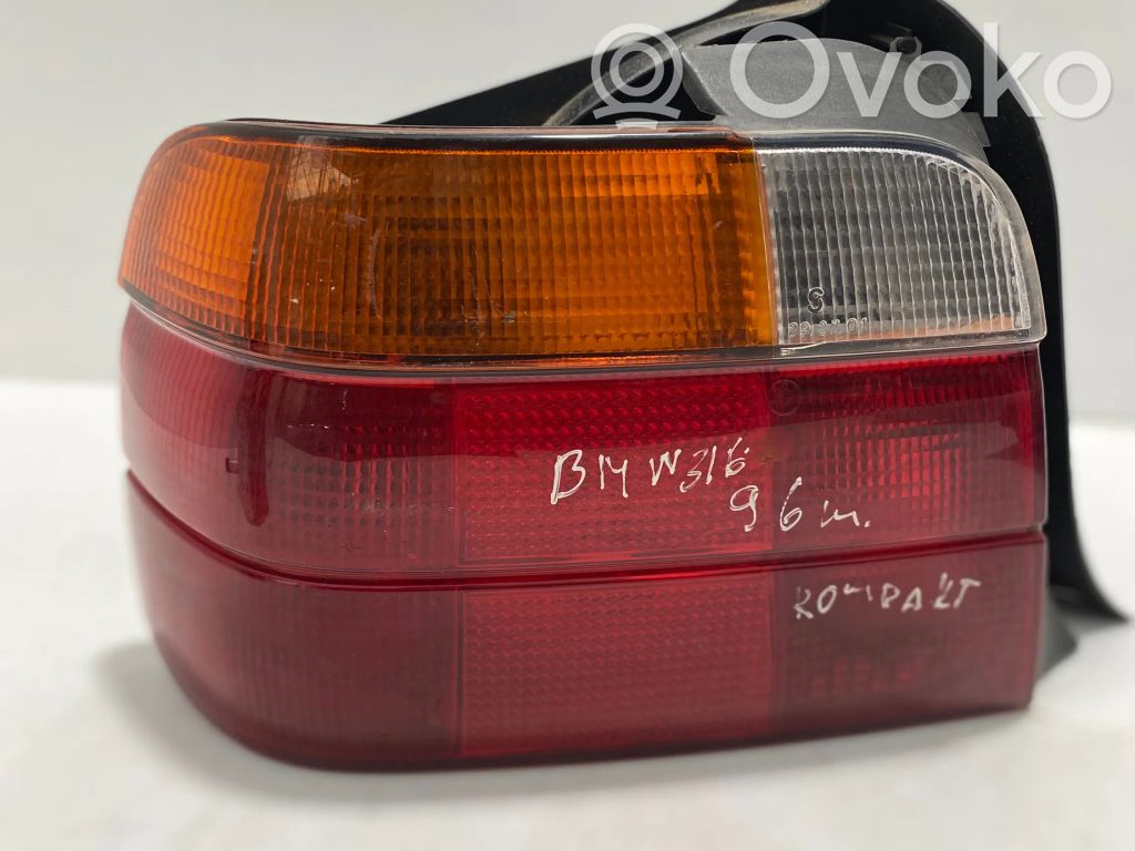 BMW 3 E36 Задний фонарь в кузове 