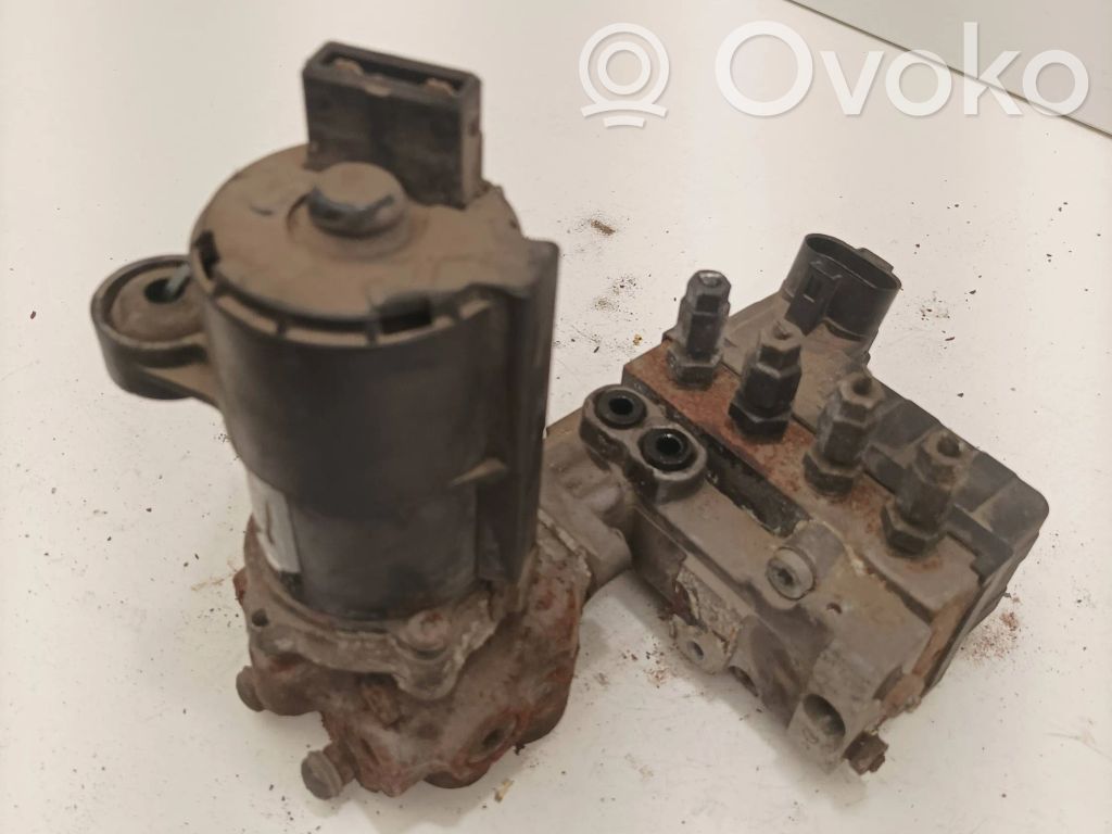 Volkswagen PASSAT B4 Bomba de ABS 