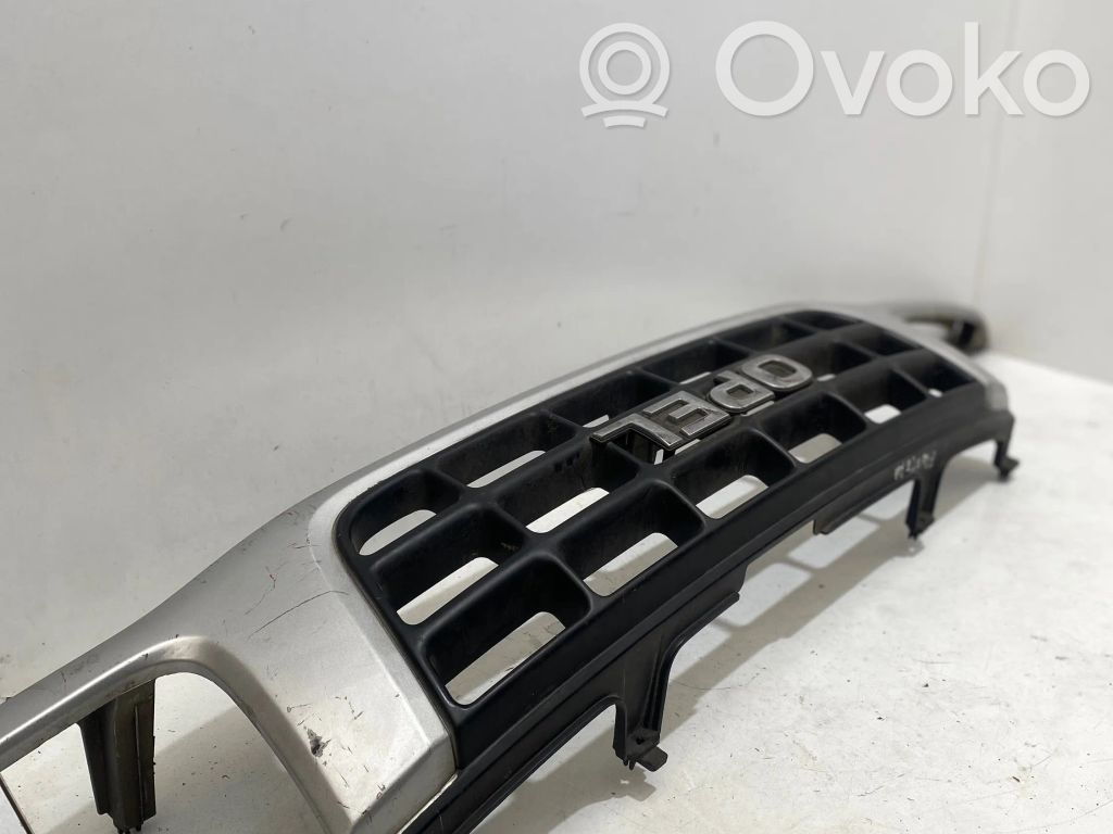 Opel Frontera B Front bumper upper radiator grill 