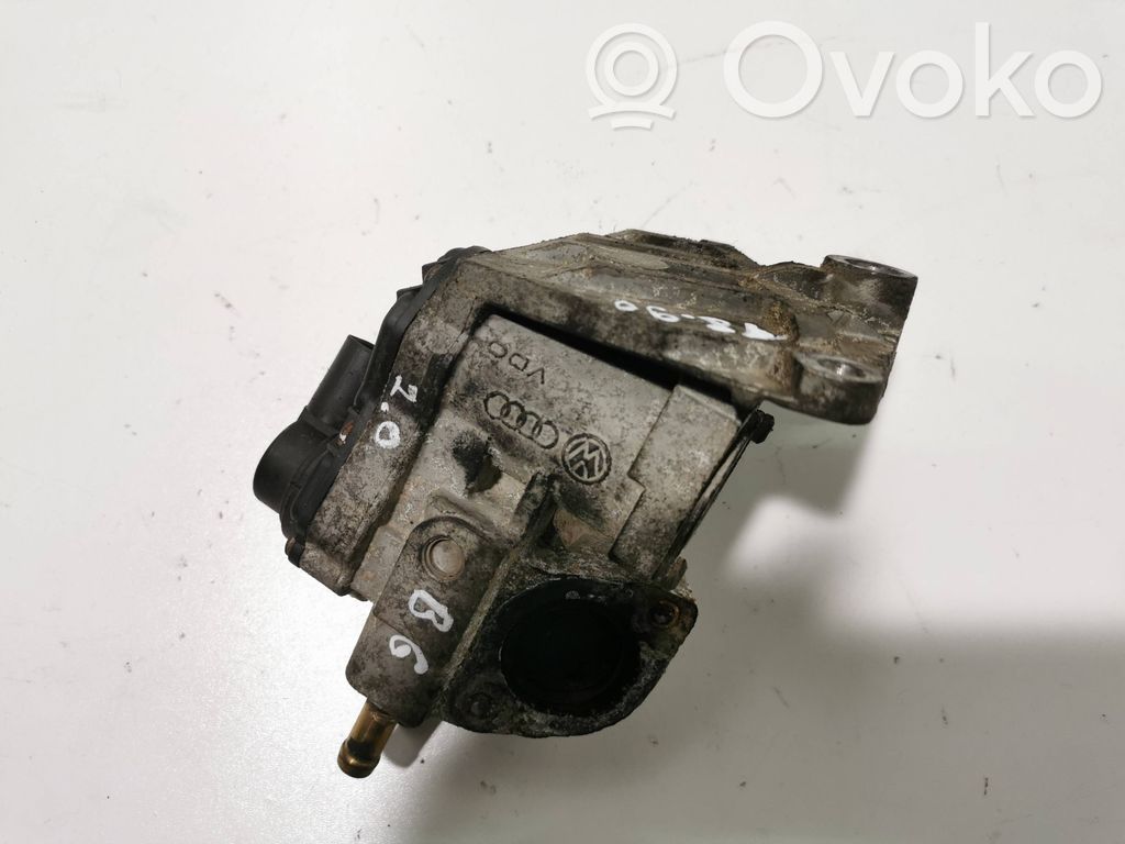 Volkswagen PASSAT B6 Válvula EGR 