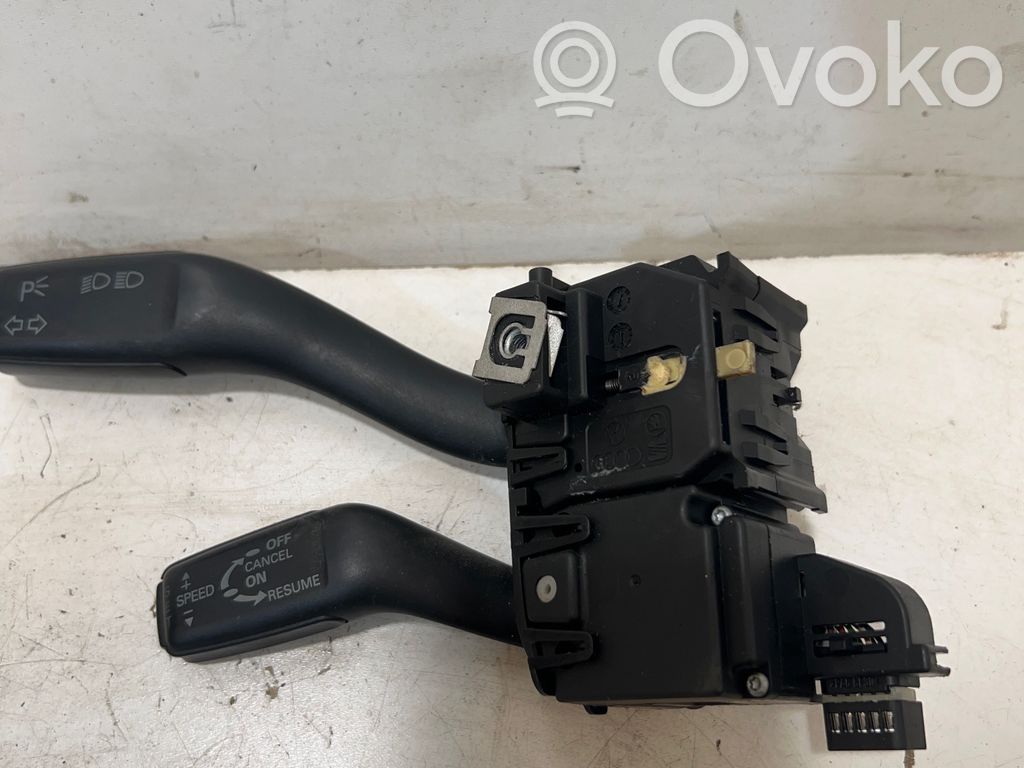 Audi A3 S3 8P Commodo de clignotant 