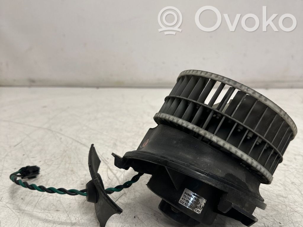 Mazā radiatora ventilators   4885477