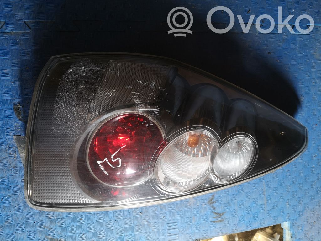 Tailgate rear/tail lights