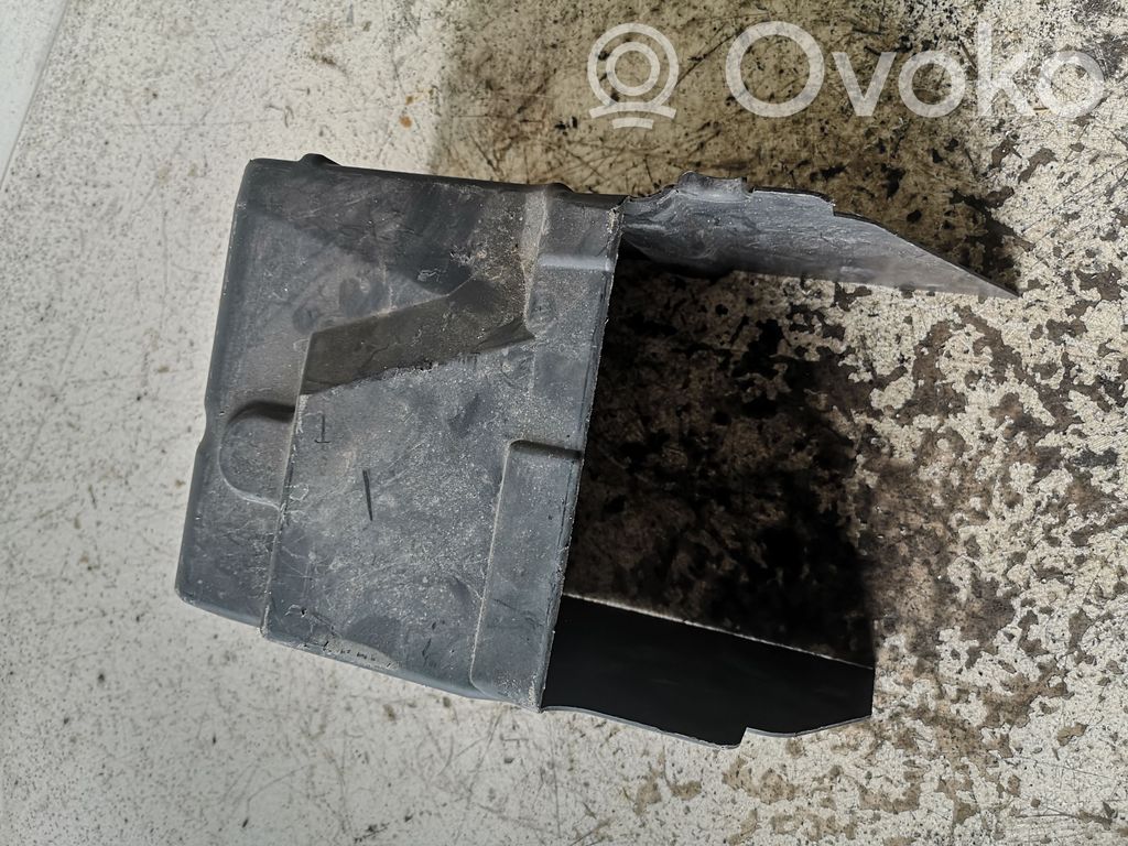 Ford Mondeo MK IV Akkulaatikon alustan kansi 