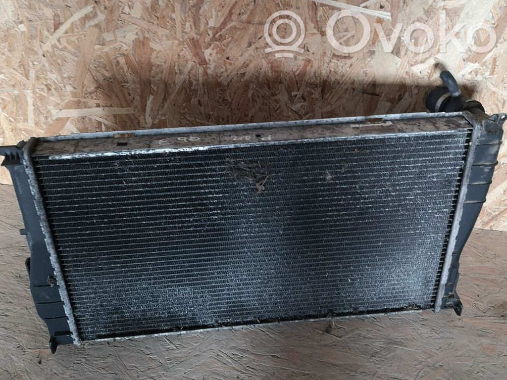 BMW 3 E90 E91 Dzesēšanas šķidruma radiators 