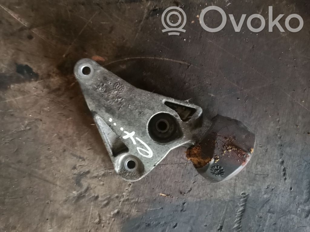 Seat Exeo (3R) Engine mounting bracket 