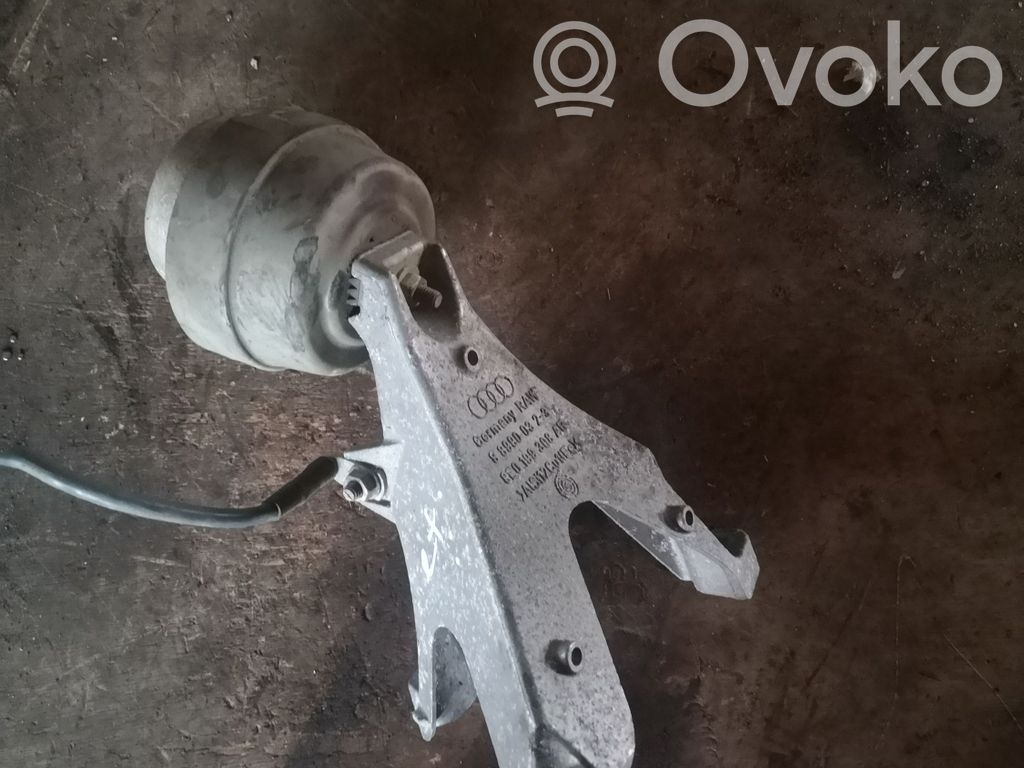 Engine mounting bracket   8E0199308AR