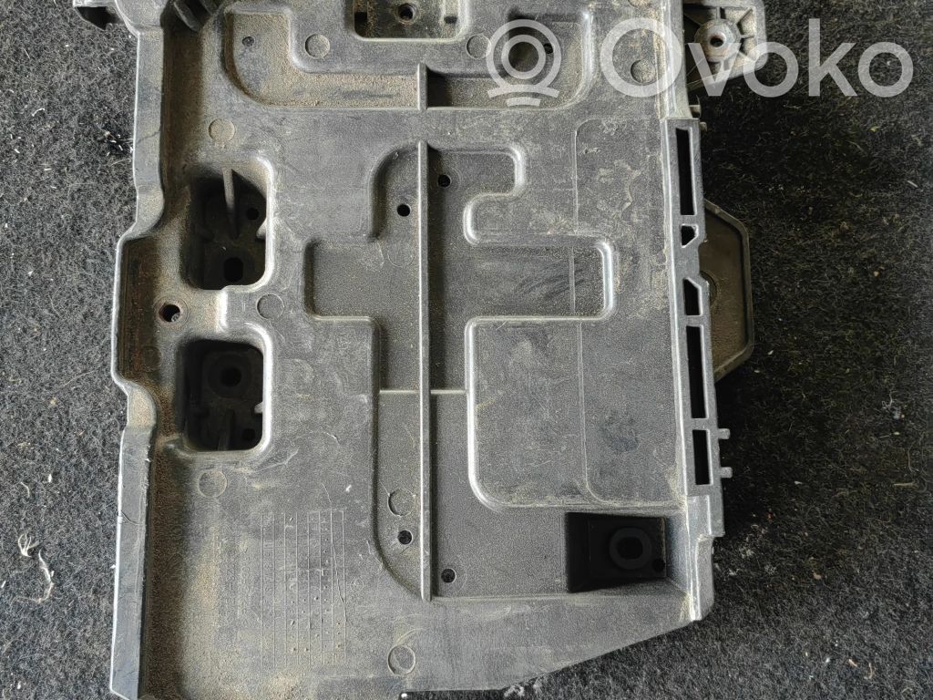 Hyundai i40 Akun alusta 