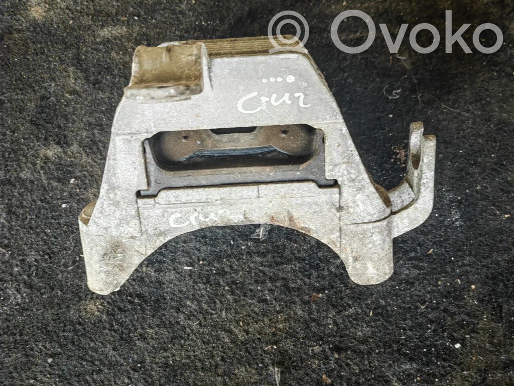 Chevrolet Cruze Engine mount bracket 