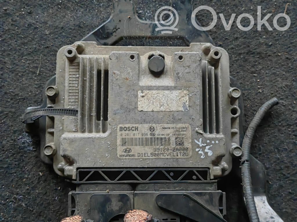 Hyundai ix35 Engine control unit/module 